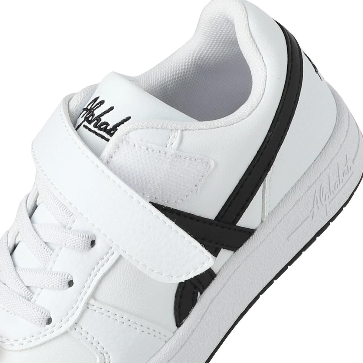 Wattles White/Black — Detail