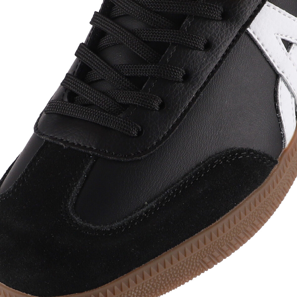 Monterey 301 Black/White — Detail